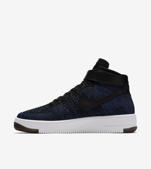 nike flyknit mid