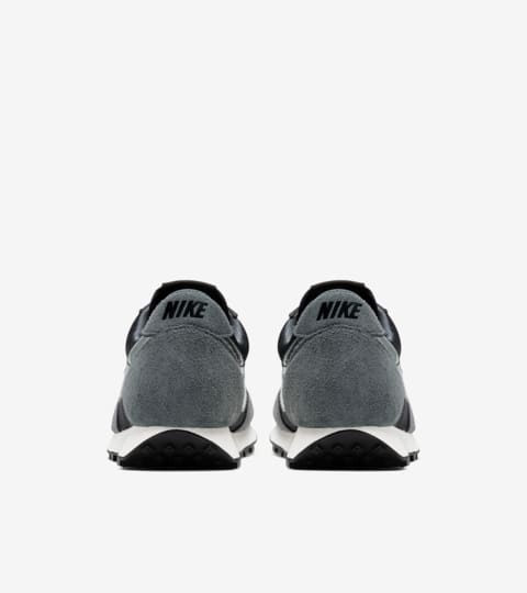 nike daybreak metallic silver