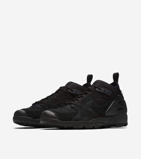 nike acg revaderchi black