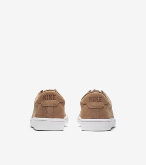 nike ez slip on tennis shoe