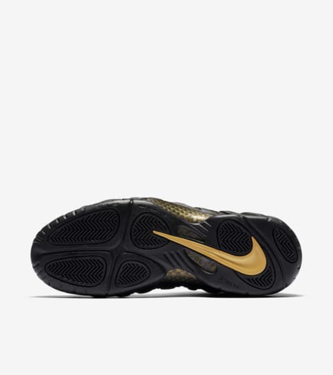 nike foamposite pro black metallic gold