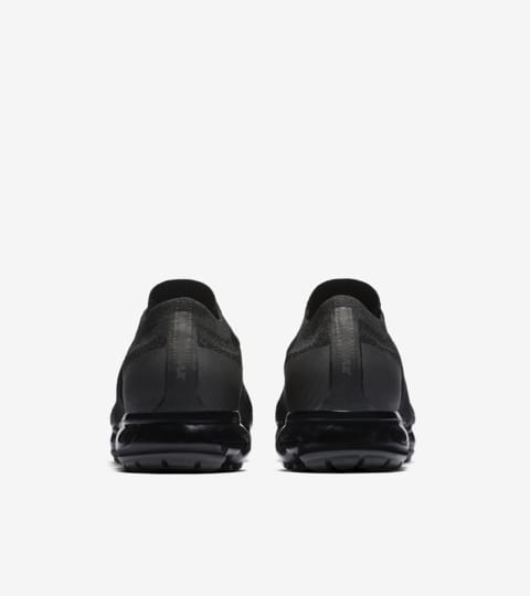 nike air vapormax flyknit triple noir