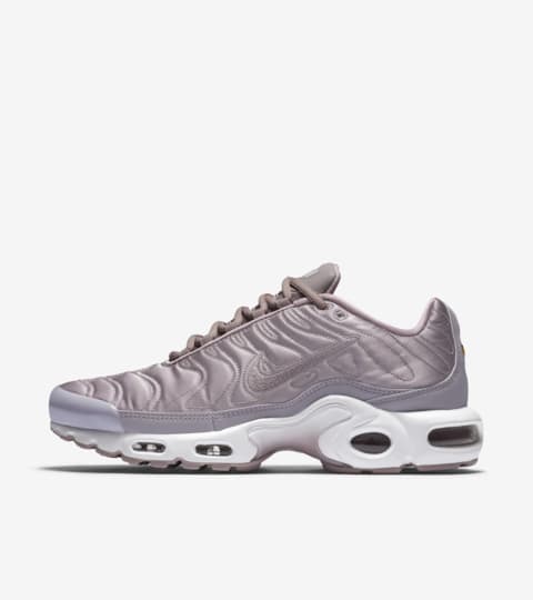 nike air max plus lilac