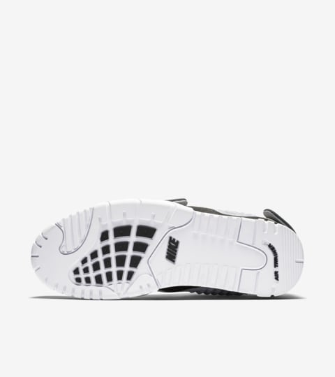 nike air trainer cruz wolf grey