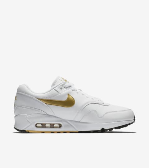 nike 90 gold