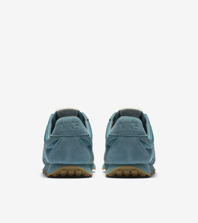 Nike Womens Nike Pre Montreal Racer Vintage Premium Blue Nike Womens Nike Pre Montreal Racer Vintage Premium Blue