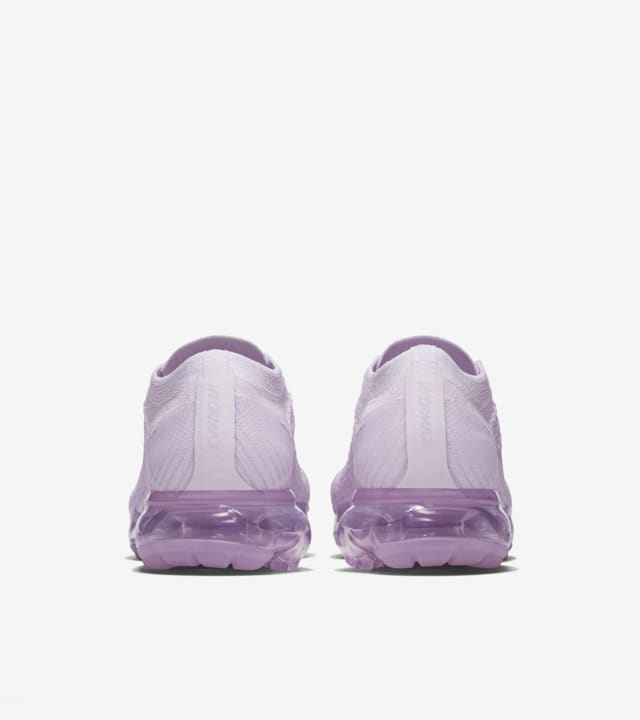 nike vapormax light violet
