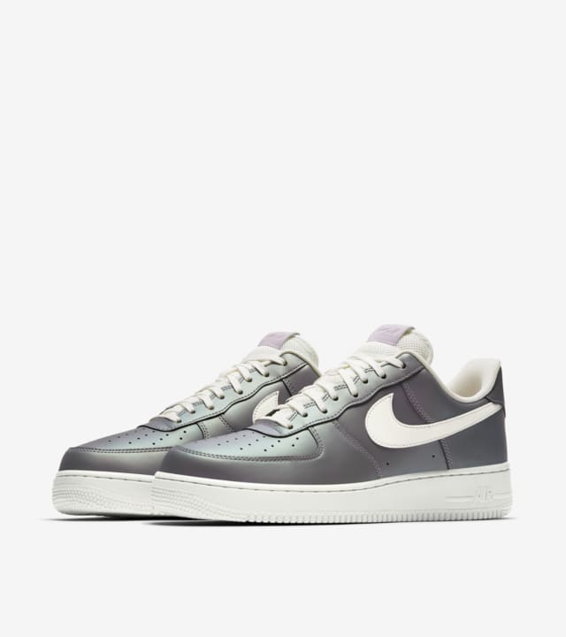 Nike Air Force 1 07 LV8 'Iced Lilac 