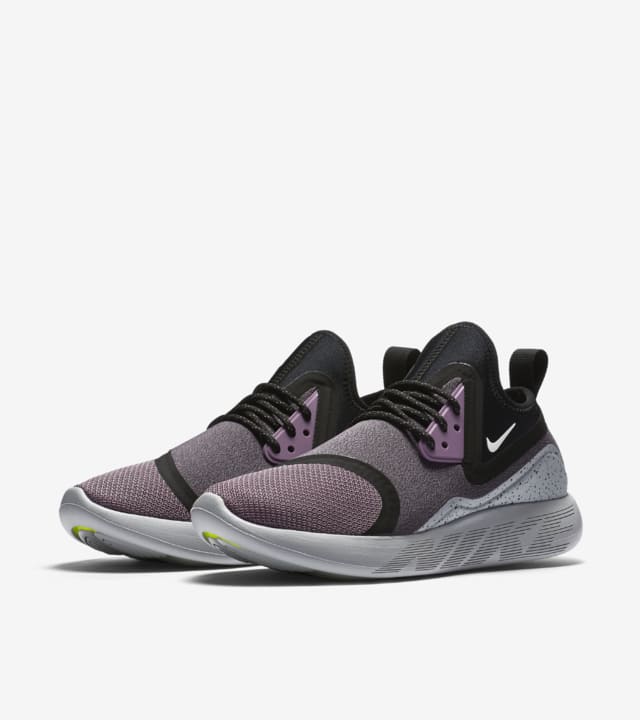 Women's Nike LunarCharge Essential 'Violet Dust'. Nike SNKRS