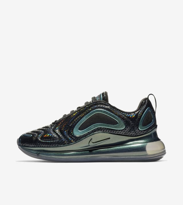 air max 720 iridescent black