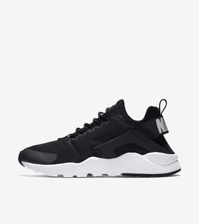 black huaraches white bottom