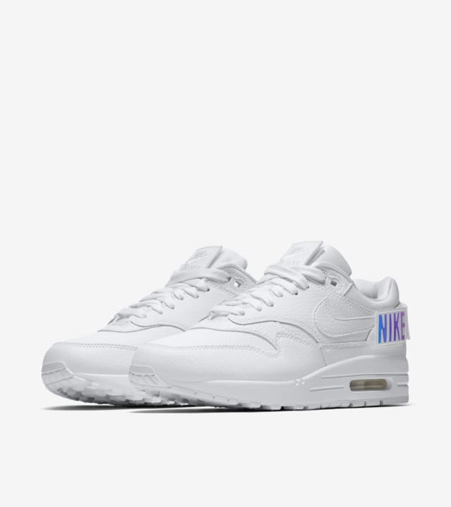 nike air max 1 ultra essential triple white