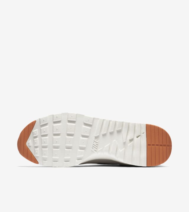 nike thea dot print