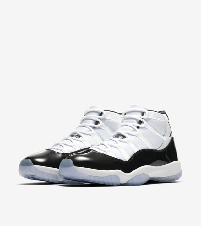 11s black and white