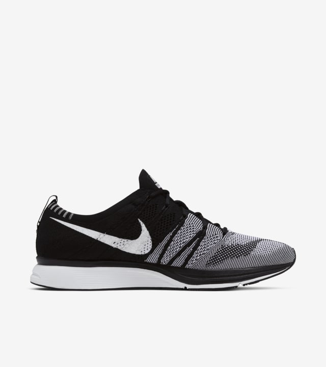 nike flyknit trainer shoes