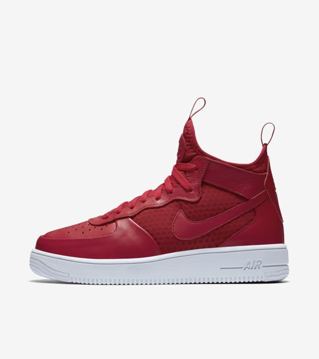 red nike shoes air force