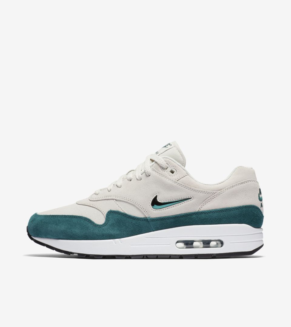 Купить Кроссовки Nike Air Max 1