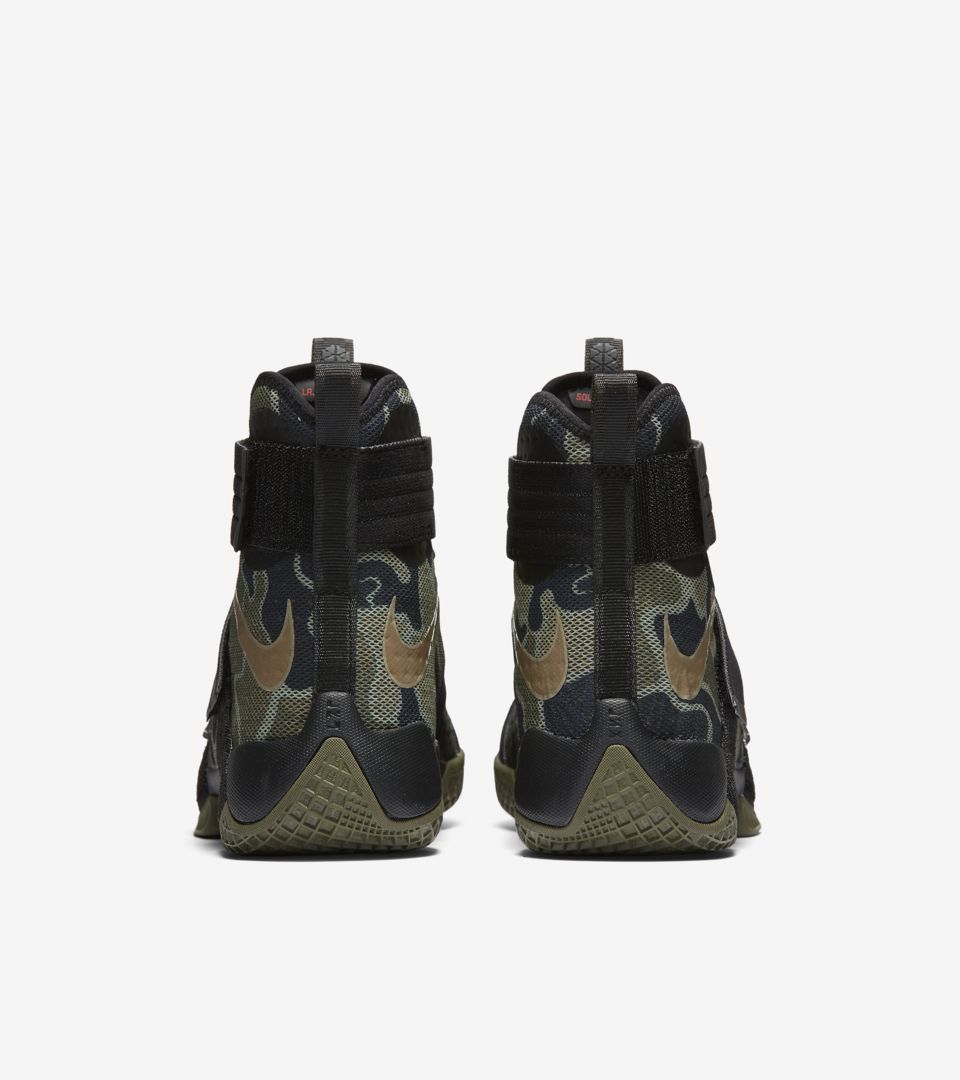 ZOOM LEBRON SOLDIER 10 ZOOM LEBRON SOLDIER 10