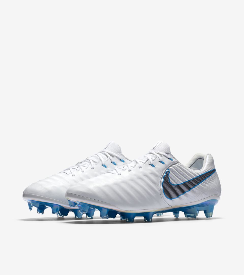 tiempo white and blue