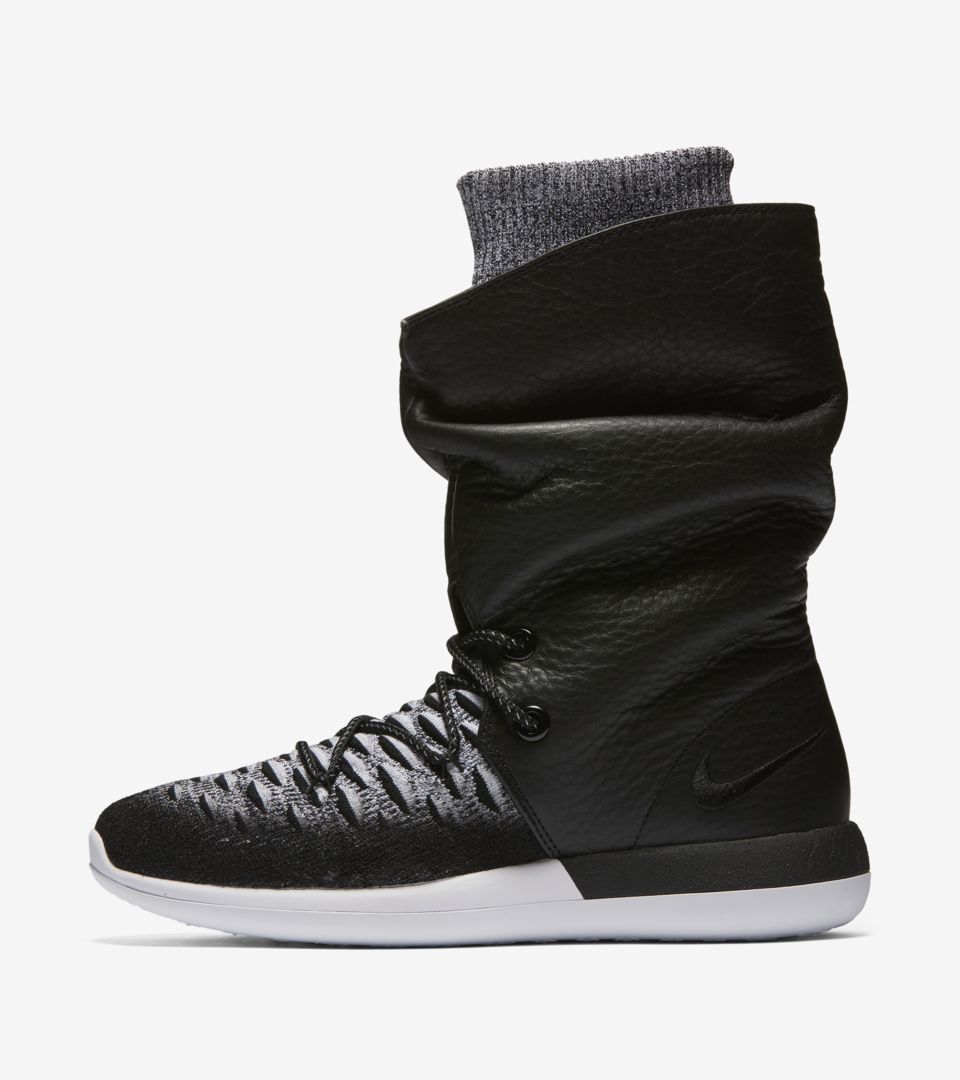 WMNS ROSHE TWO HI FLYKNIT WMNS ROSHE TWO HI FLYKNIT