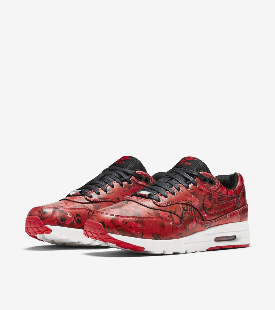 WMNS AIR MAX 1 ULTRA MOIRE WMNS AIR MAX 1 ULTRA MOIRE