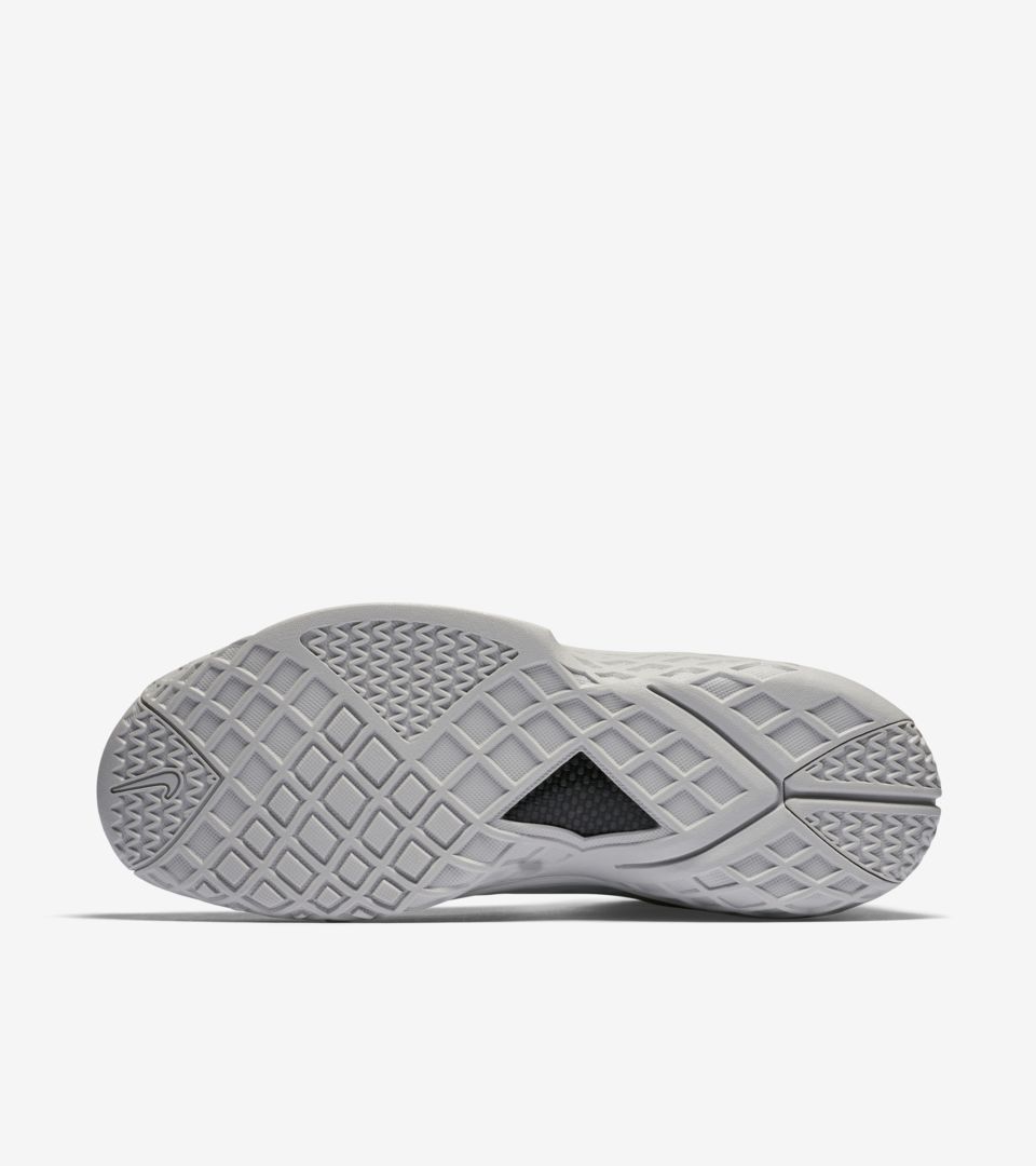 ZOOM KOBE III ZOOM KOBE III