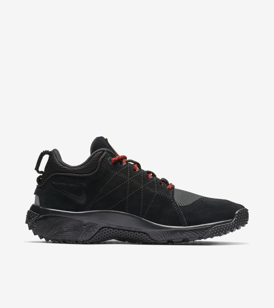 Nike ACG Dog Mountain 'Black & Thunder Grey & Oil Grey' Release Date Nike ACG Dog Mountain 'Black & Thunder Grey & Oil Grey' Release Date