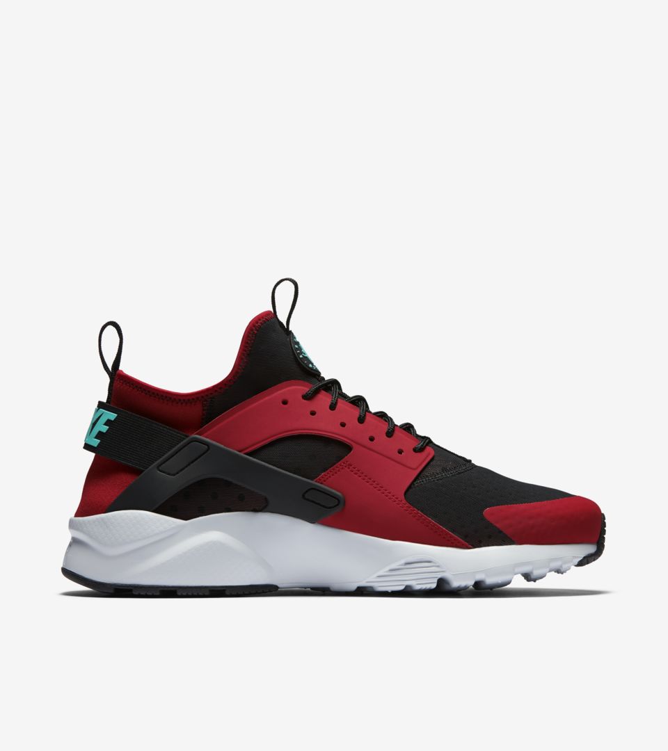 Nike Air Huarache Ultra 'Black & Red'. Nike⁠+ SNKRS