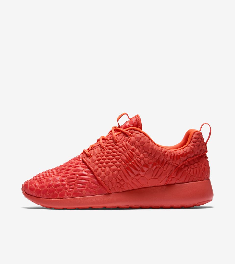 bright sneakers nike