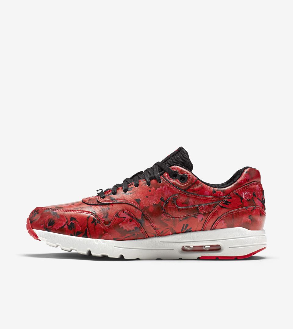 WMNS AIR MAX 1 ULTRA MOIRE WMNS AIR MAX 1 ULTRA MOIRE