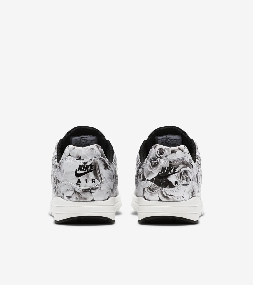 WMNS AIR MAX 1 ULTRA MOIRE WMNS AIR MAX 1 ULTRA MOIRE