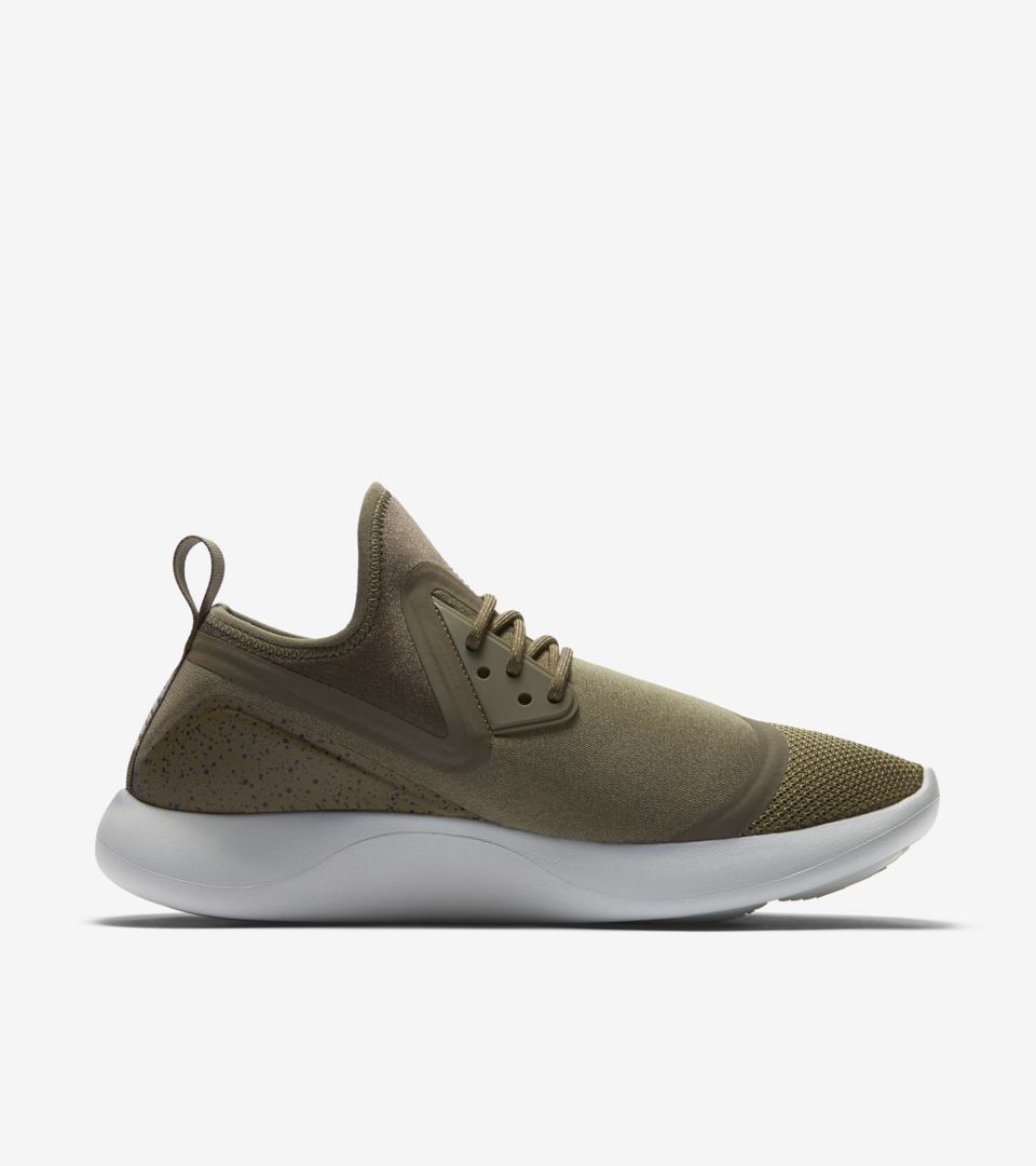 WMNS LUNARCHARGE ESSENTIAL WMNS LUNARCHARGE ESSENTIAL