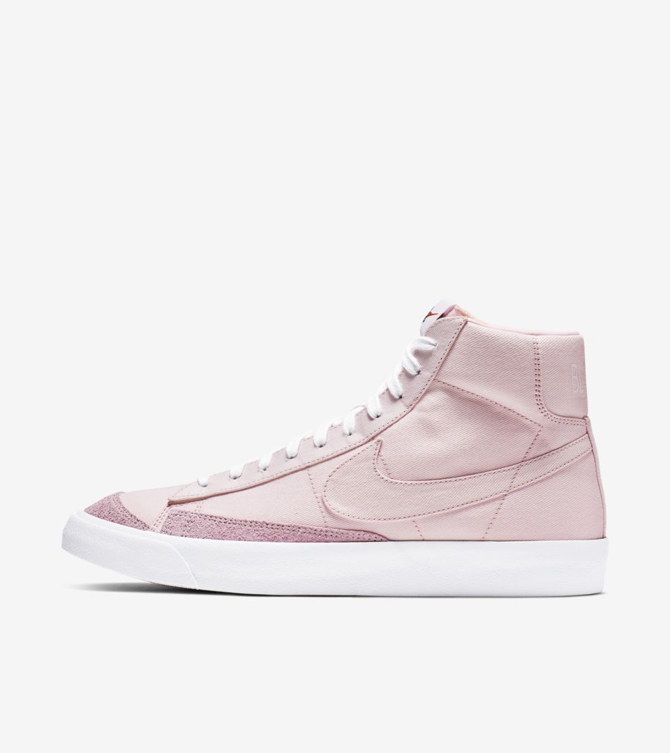 nike pink foam shoes
