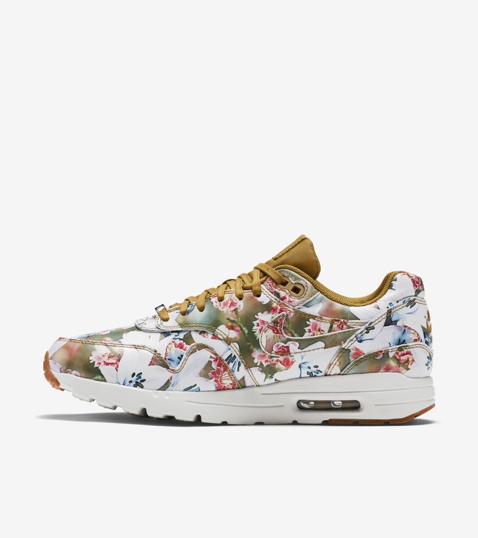 WMNS AIR MAX 1 ULTRA MOIRE WMNS AIR MAX 1 ULTRA MOIRE