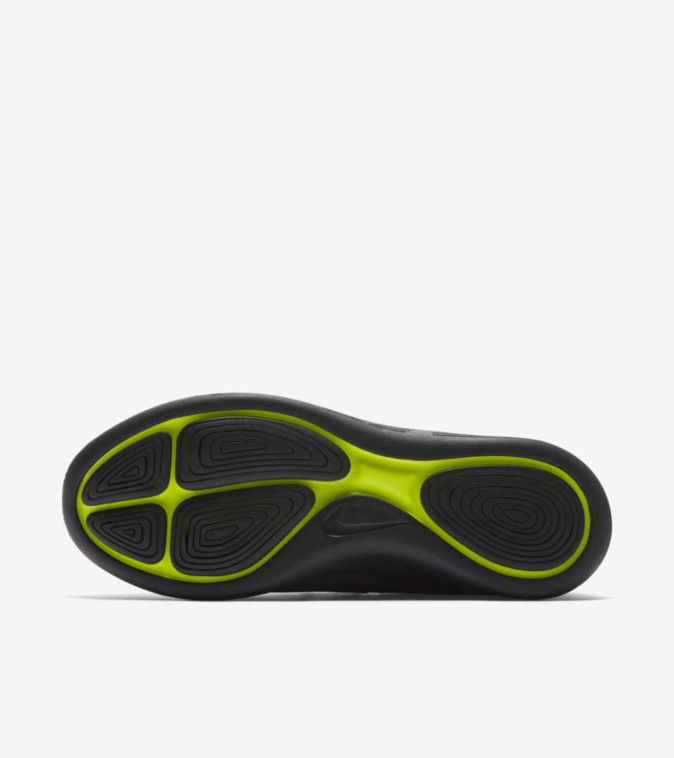 WMNS LUNARCHARGE ESSENTIAL WMNS LUNARCHARGE ESSENTIAL