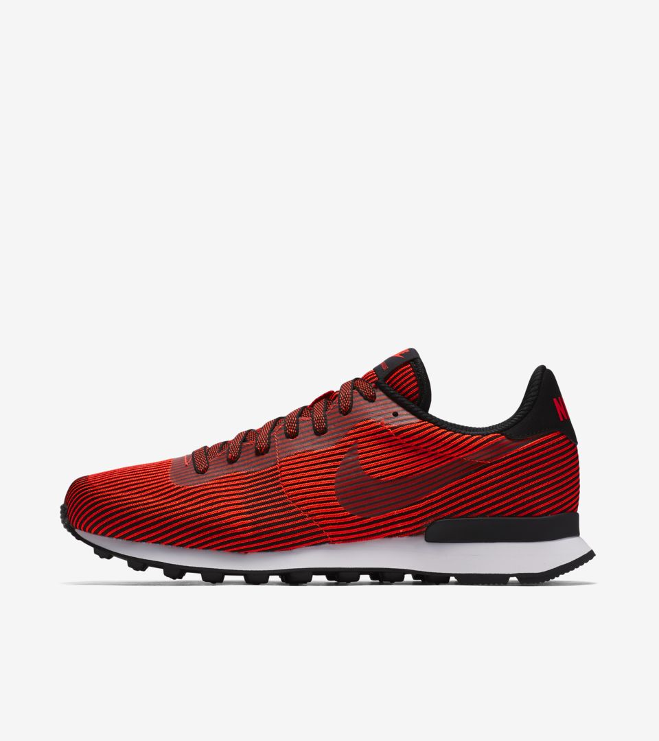 snipes nike internationalist