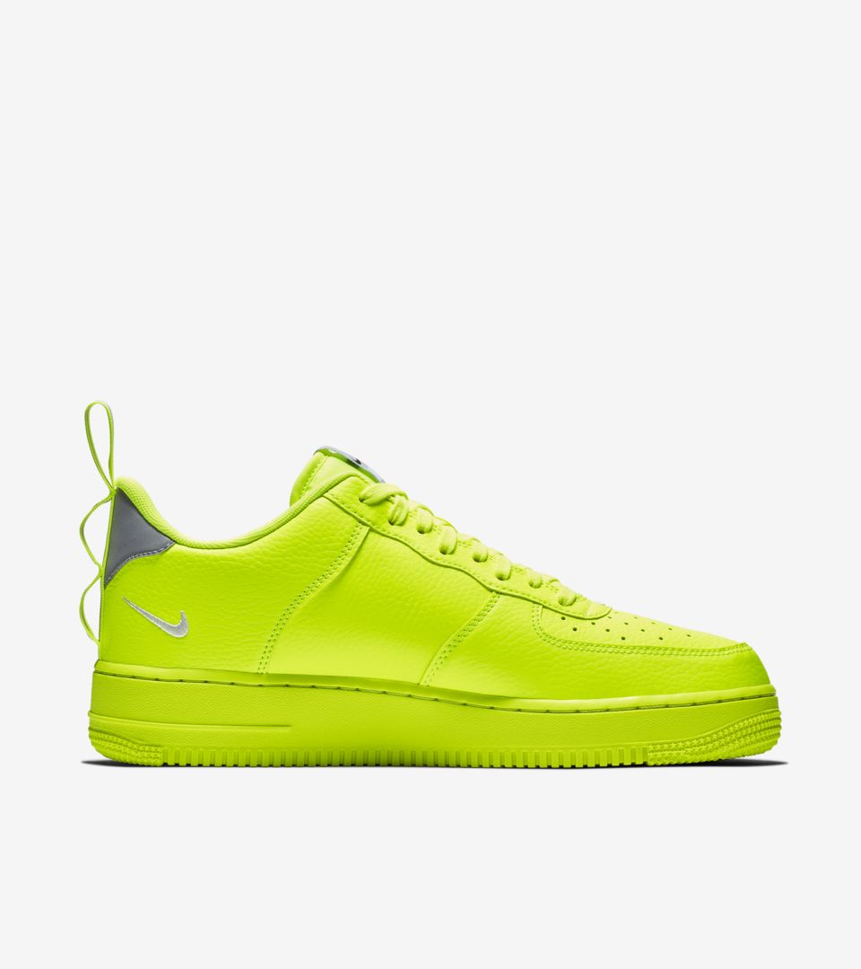 nike air force 1 lv8 utility volt nike air force 1 lv8 utility volt