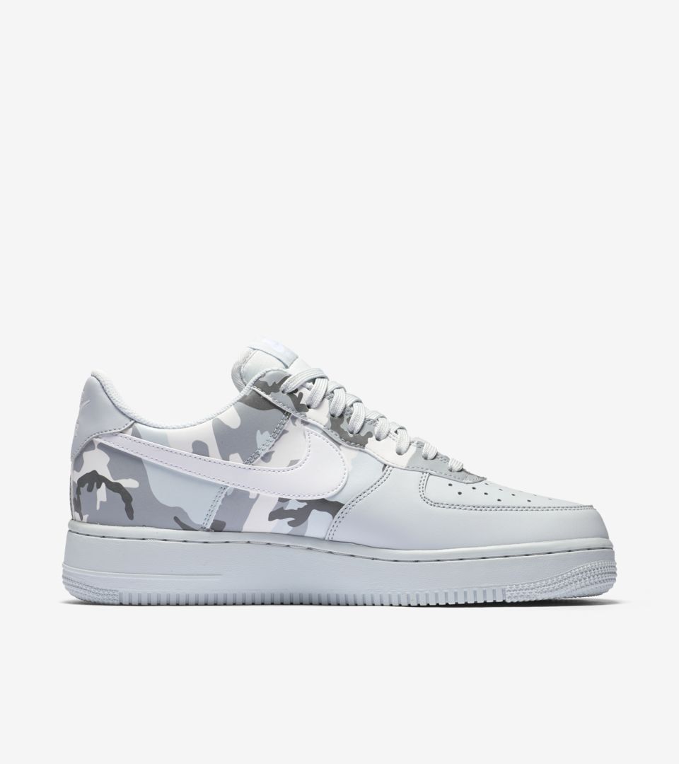 AIR FORCE 1 '07 LV8 AIR FORCE 1 '07 LV8