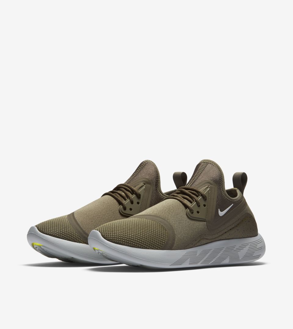 WMNS LUNARCHARGE ESSENTIAL WMNS LUNARCHARGE ESSENTIAL
