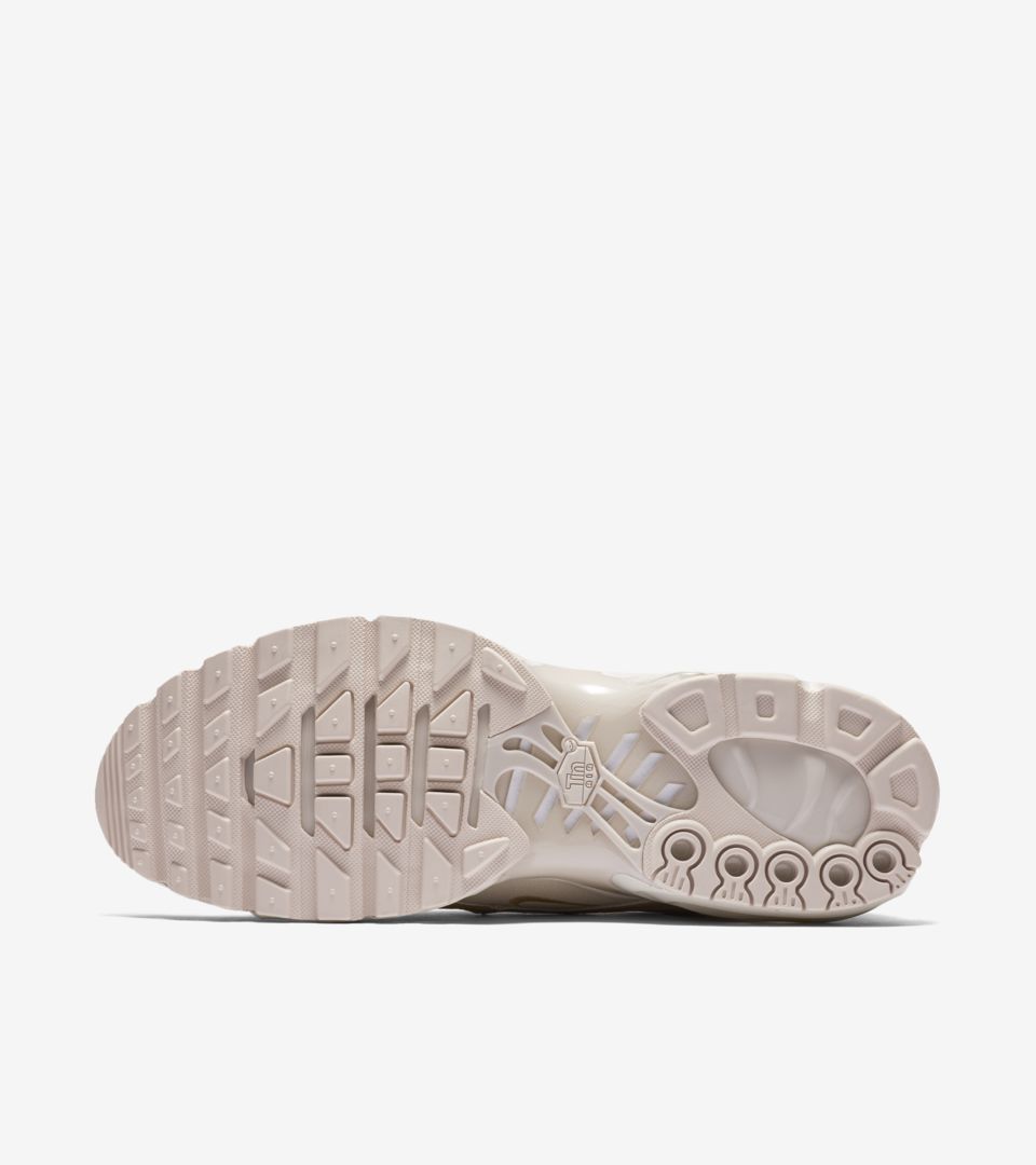 Nike Air Max Plus / 97 'Light Orewood Brown' Release Date Nike Air Max Plus / 97 'Light Orewood Brown' Release Date