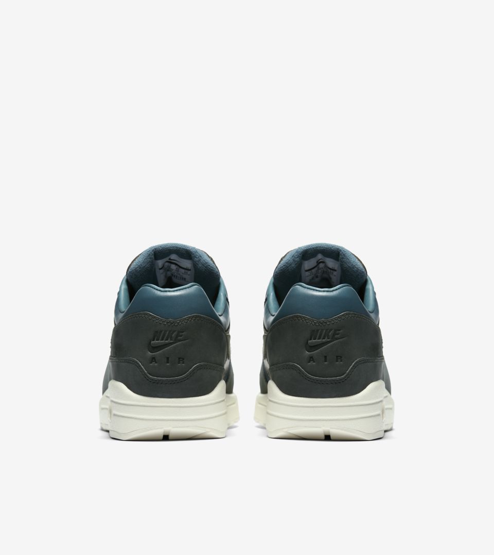 NIKELAB AIR MAX 1 PINNACLE NIKELAB AIR MAX 1 PINNACLE