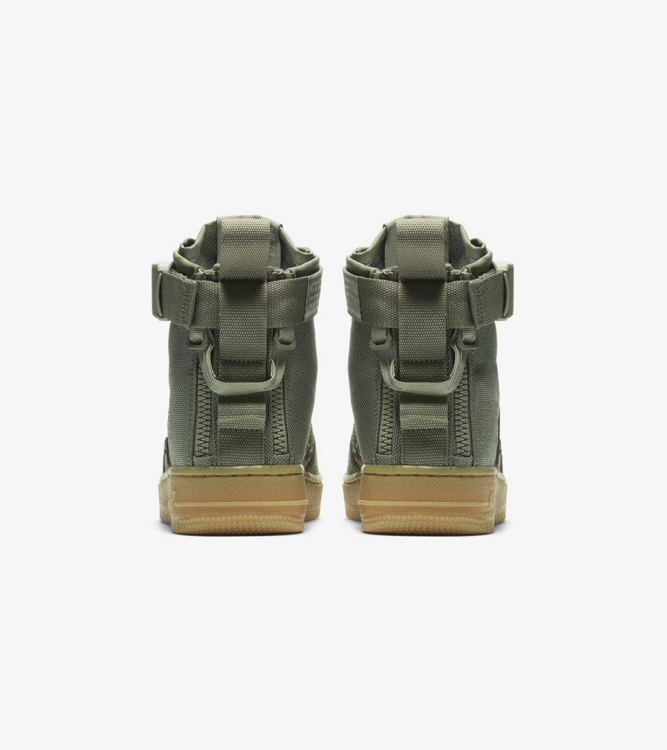 ウィメンズ スペシャル フィールド エア フォース 1 MID ウィメンズ スペシャル フィールド エア フォース 1 MID