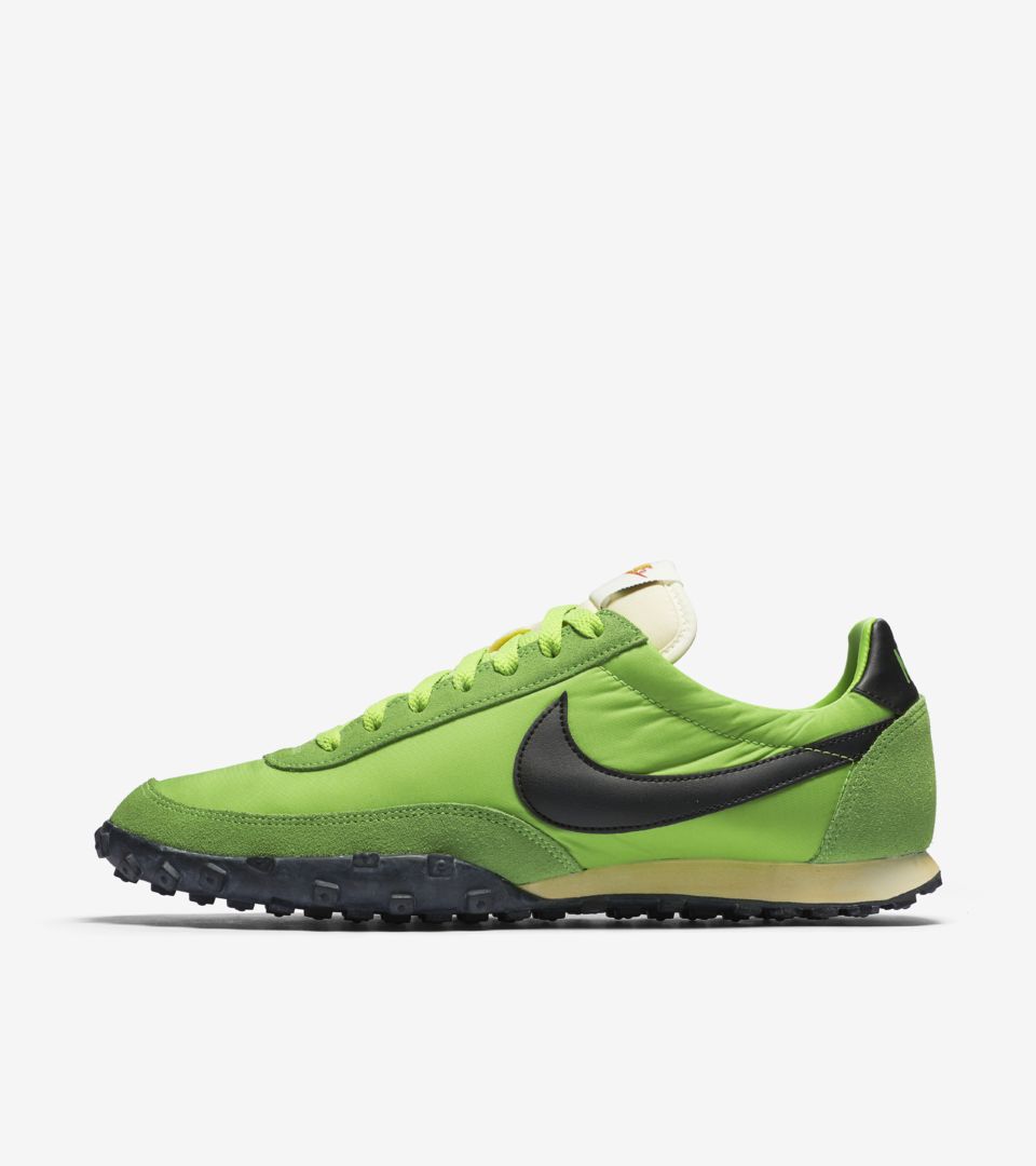 nike waffle lime green