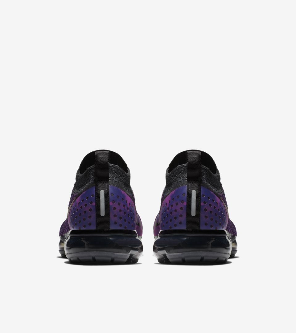 Nike Air Vapormax Flyknit 2 'Black & Vivid Purple & Night Purple