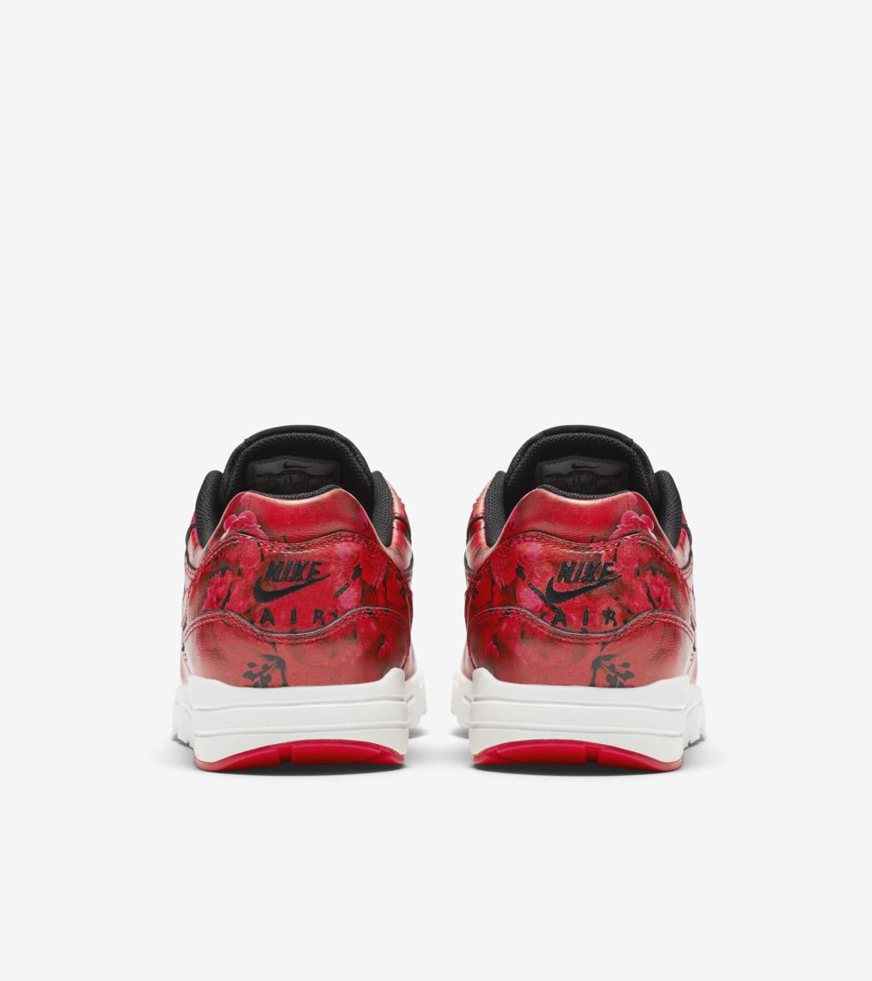 WMNS AIR MAX 1 ULTRA MOIRE WMNS AIR MAX 1 ULTRA MOIRE
