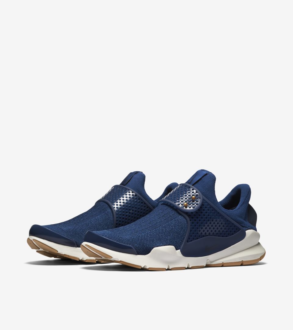 nike wmns sock dart