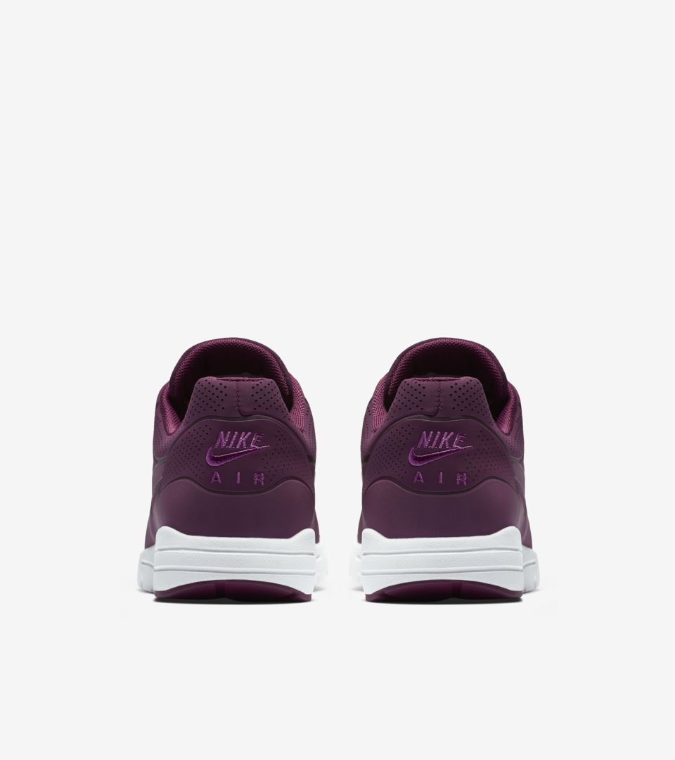 WMNS AIR MAX 1 ULTRA MOIRE WMNS AIR MAX 1 ULTRA MOIRE