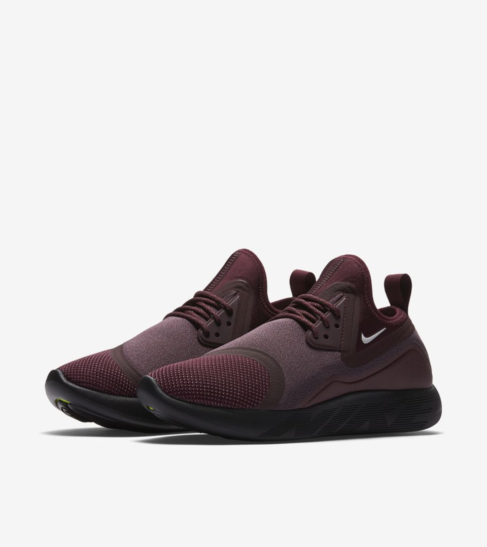 WMNS LUNARCHARGE ESSENTIAL WMNS LUNARCHARGE ESSENTIAL