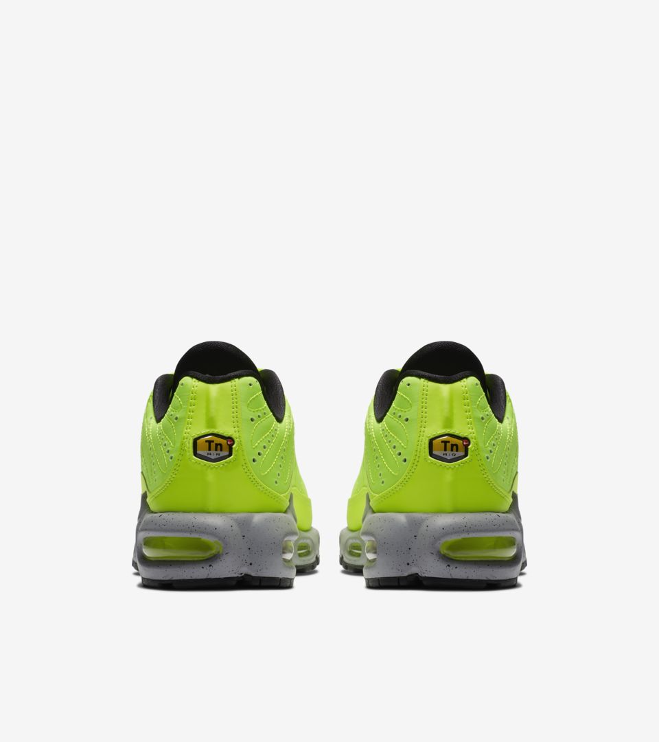 Nike Air Max Plus Premium 'Full Volt & Matte Silver' Release Date Nike Air Max Plus Premium 'Full Volt & Matte Silver' Release Date