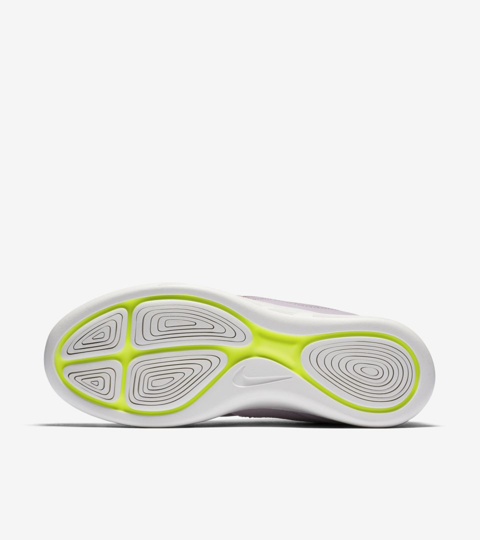 WMNS LUNARCHARGE PREMIUM WMNS LUNARCHARGE PREMIUM